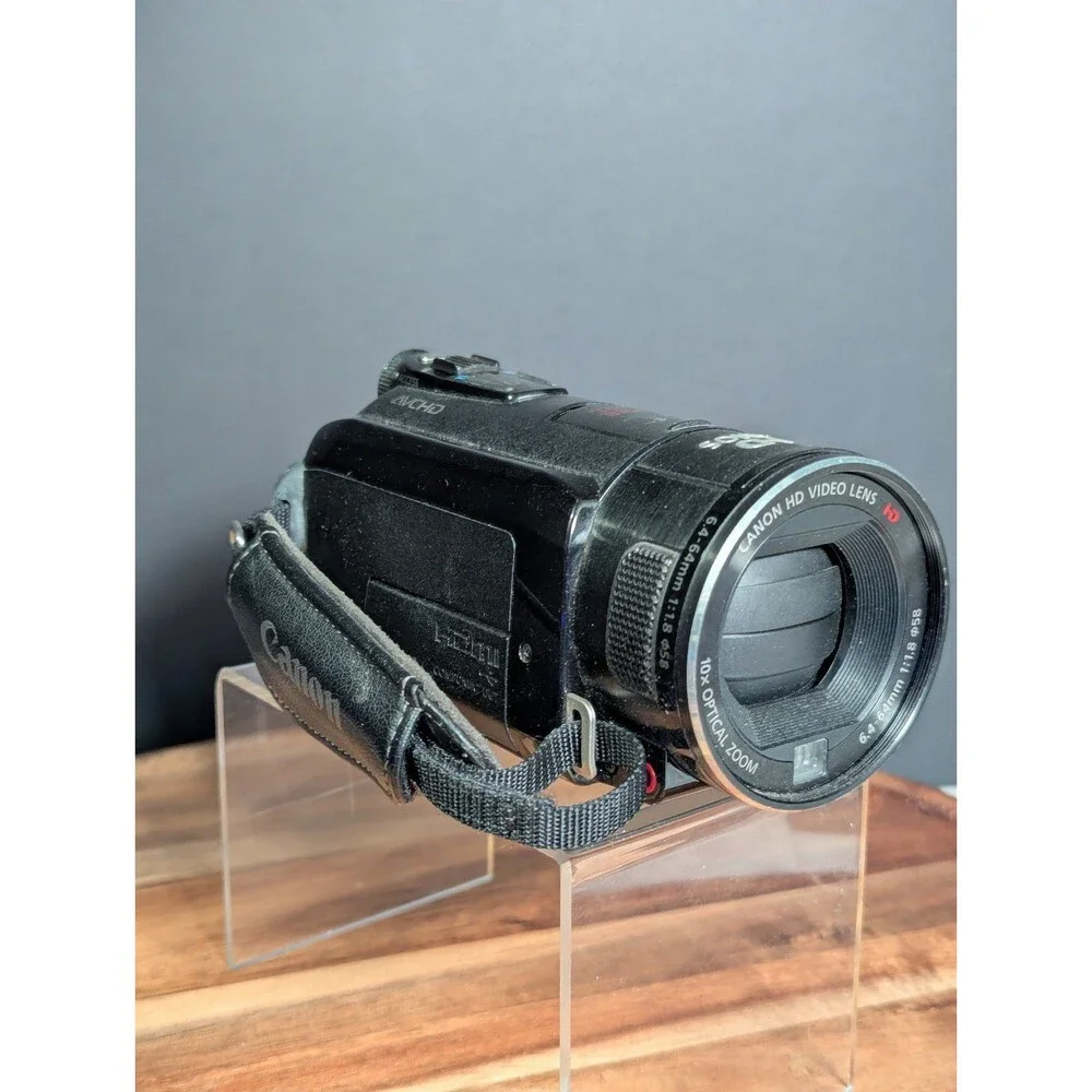 Canon VIXIA HF S10 Full HD 1080p AVCHD 32GB Flash Camcorder 10x